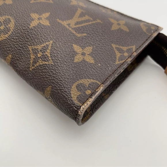 Authentic  Louis Vuitton Monogram Bucket Pouch PM W/Box - Picture 8 of 15